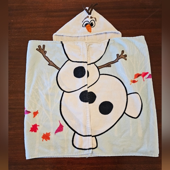 Disney Other - Kids Olaf hooded towel with hand pockets
